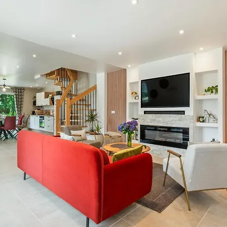 Holiday home Gite Gites De France - Le Chant Des Oiseaux *